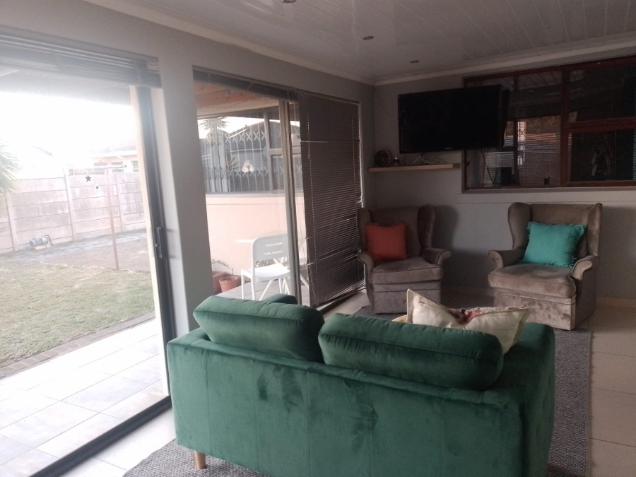 To Let 3 Bedroom Property for Rent in Soneike Western Cape